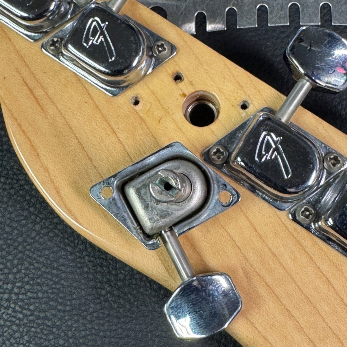 SOLD - Fender Telecaster 1975 White Blonde - Mahar's Vintage Guitars