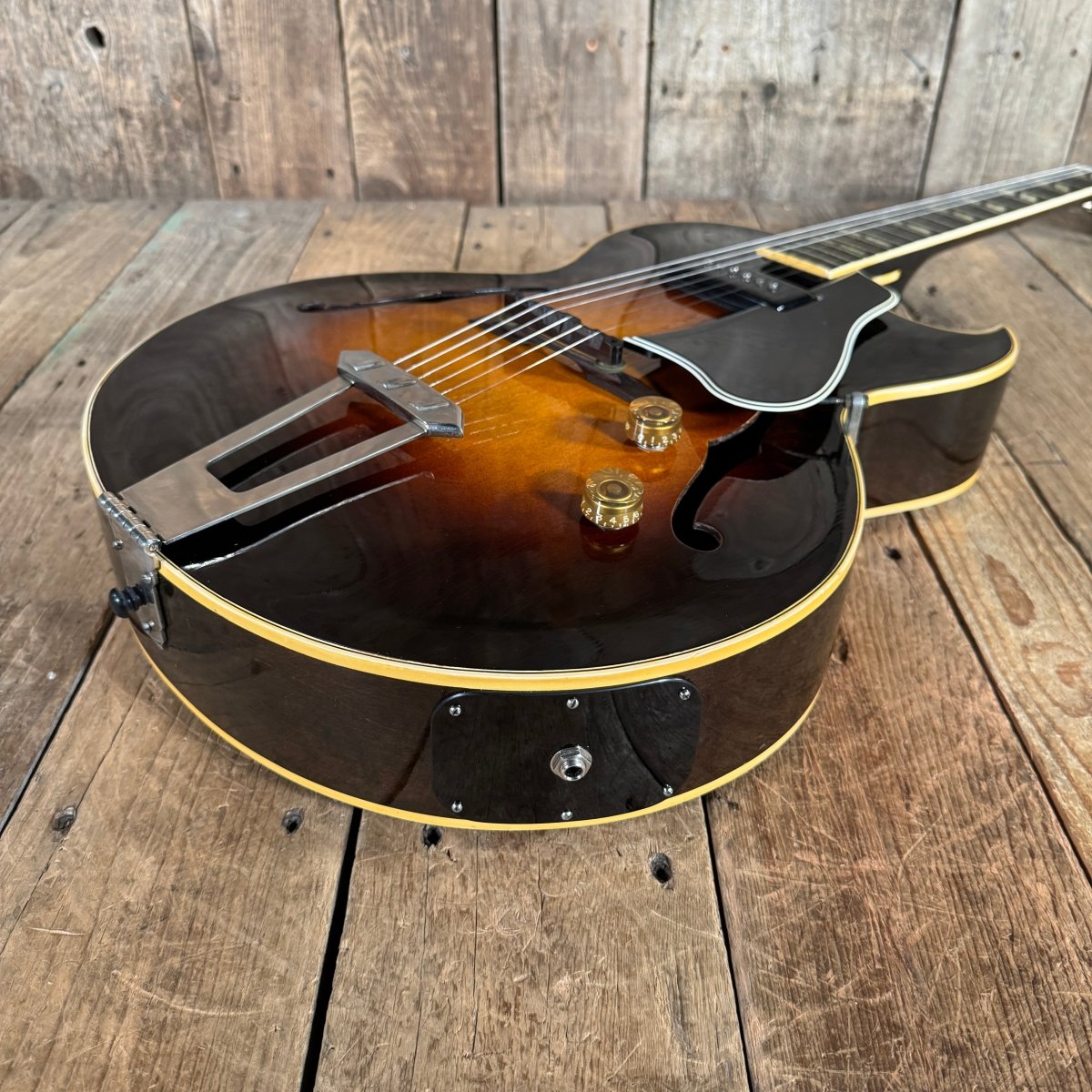 SOLD - Gibson ES - 175 1953 Sunburst - Mahar's Vintage Guitars
