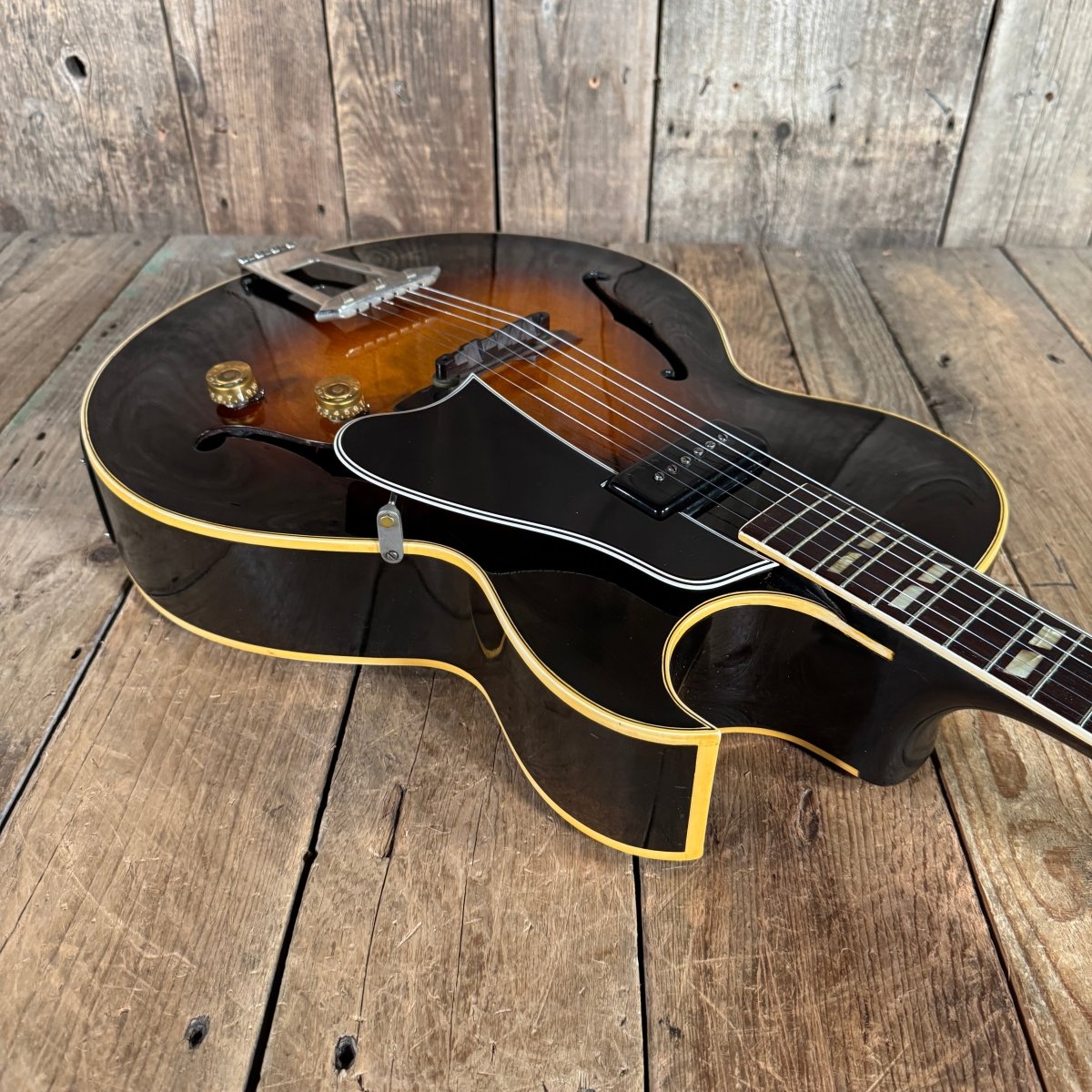 SOLD - Gibson ES - 175 1953 Sunburst - Mahar's Vintage Guitars