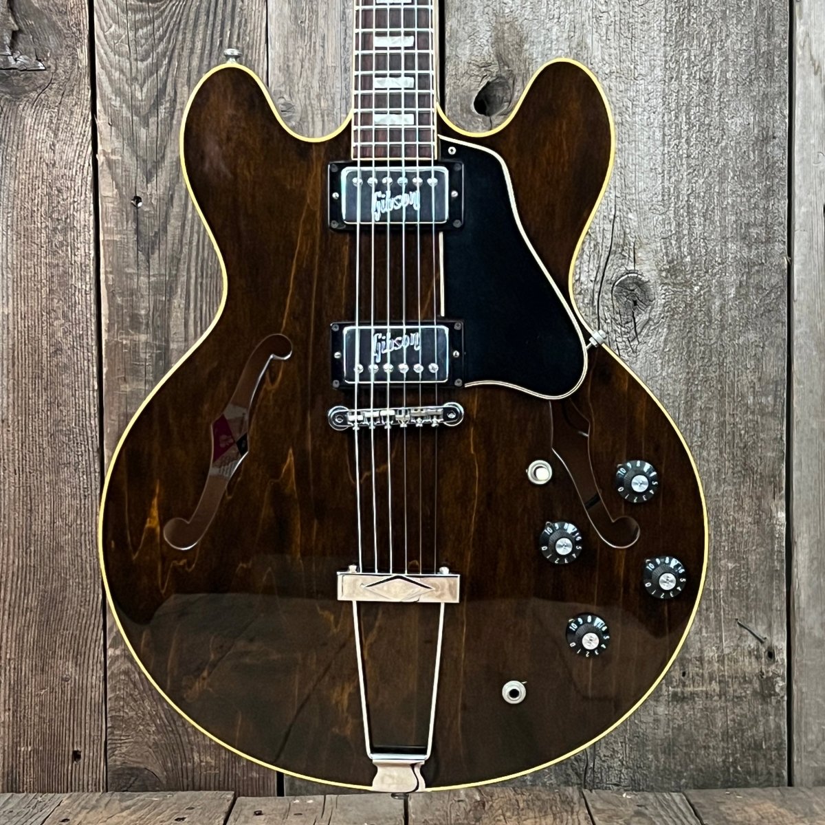 SOLD - Gibson ES - 335 TD Walnut Gibson embossed pickups 1972 - Mahar's Vintage Guitars