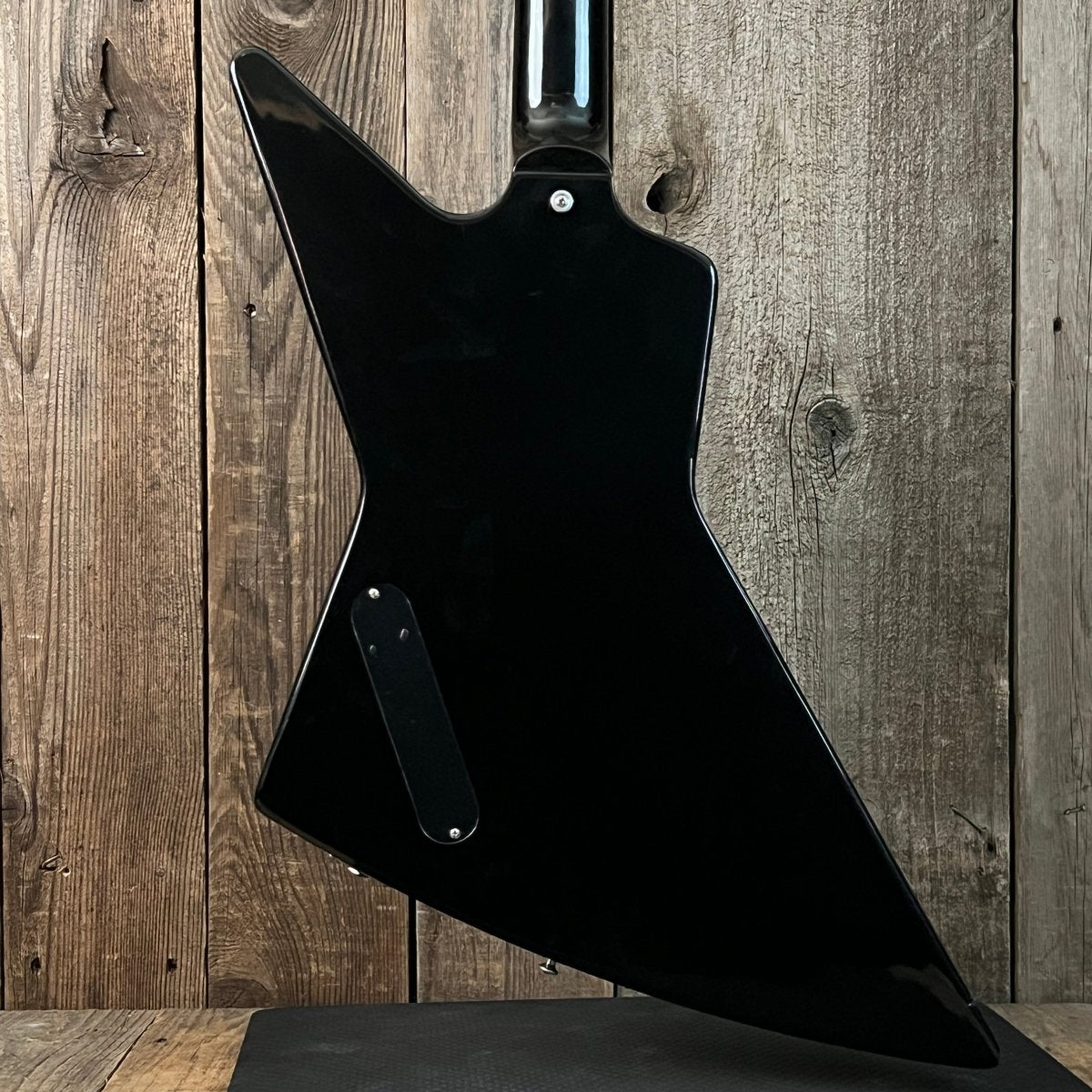 SOLD - Gibson Explorer 2009 Black – Mahar's Vintage Guitars