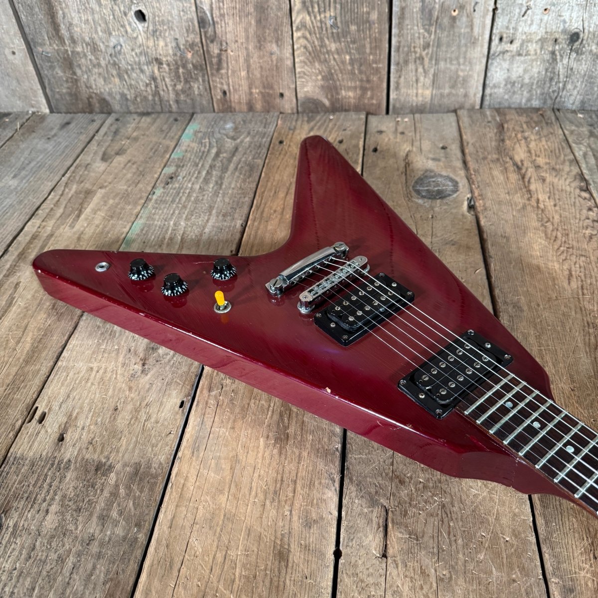 SOLD - Gibson Flying V Pink Burst 1984 Dirty Fingers pickups - Mahar's Vintage Guitars