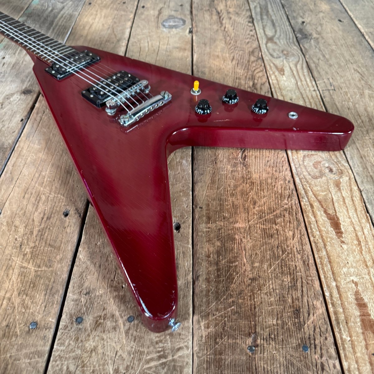 SOLD - Gibson Flying V Pink Burst 1984 Dirty Fingers pickups - Mahar's Vintage Guitars