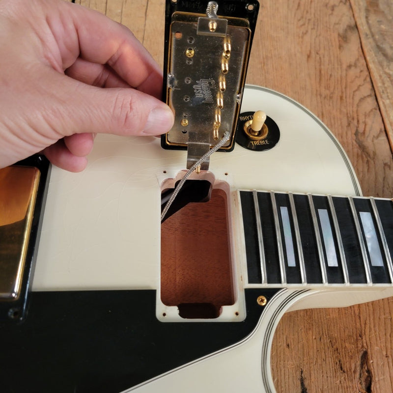 SOLD - Gibson Les Paul Custom Historic Custom Shop Alpine White 2005 - Mahar's Vintage Guitars