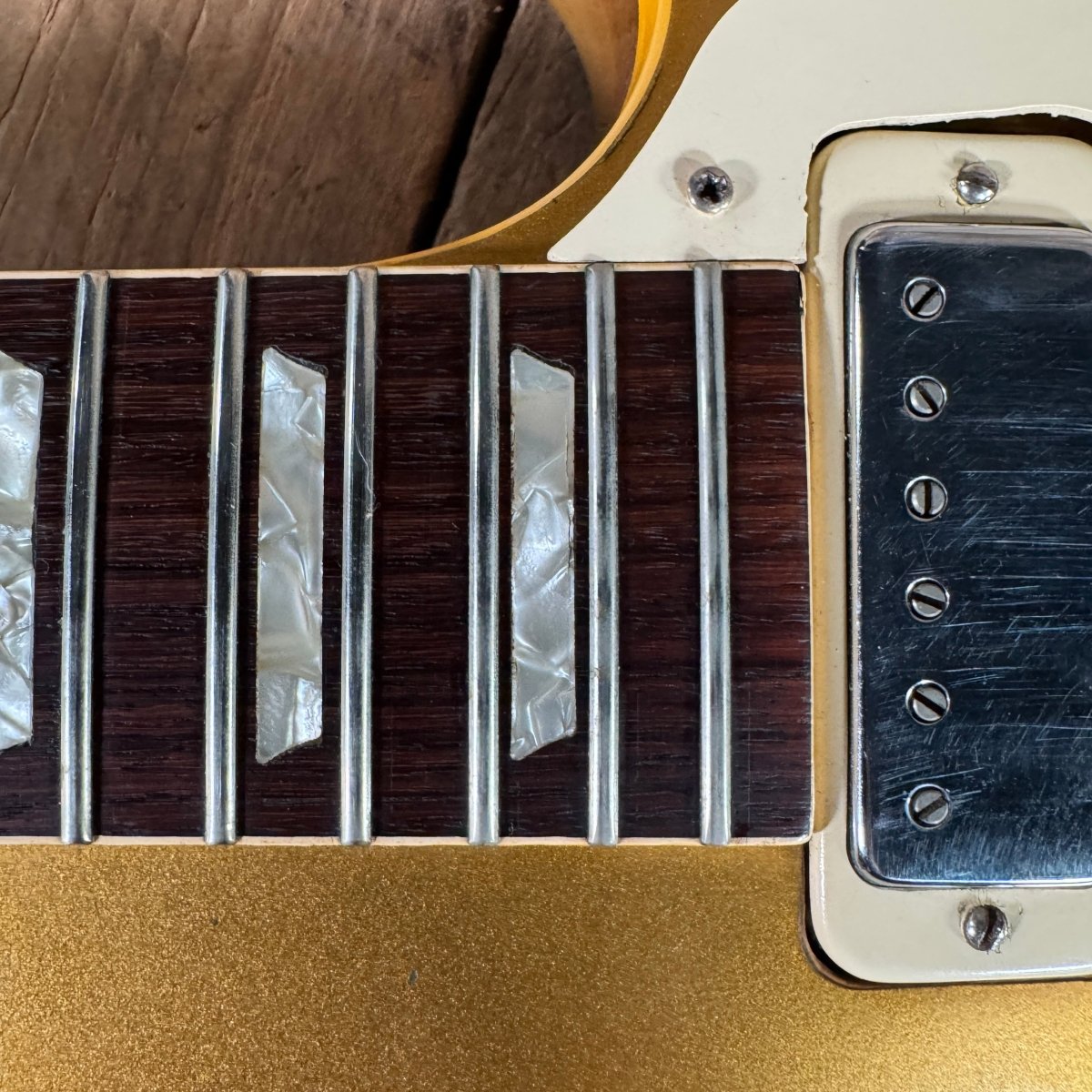 SOLD - Gibson Les Paul Deluxe 1973 Goldtop Player's Grade - Mahar's Vintage Guitars