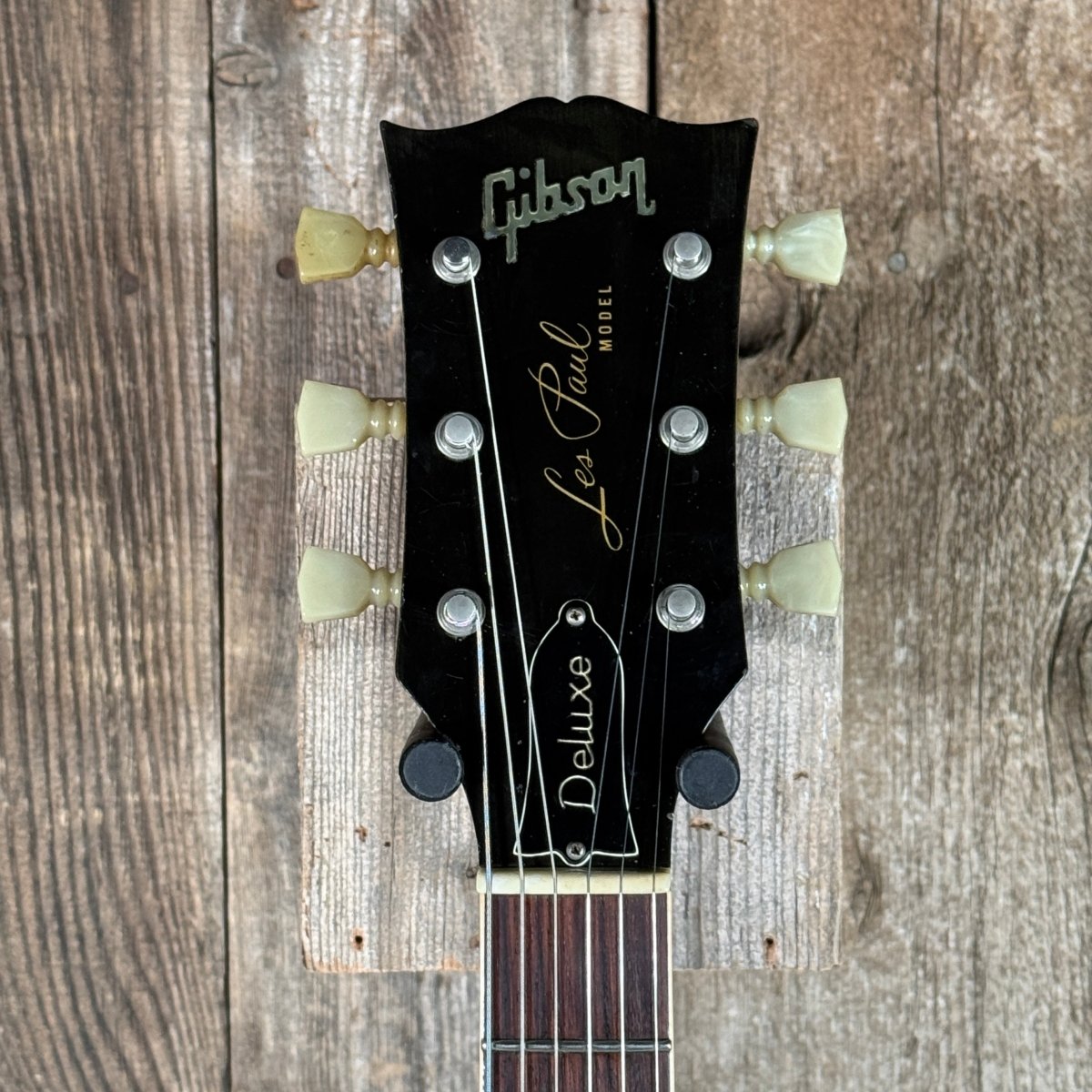 SOLD - Gibson Les Paul Deluxe 1973 Goldtop Player's Grade - Mahar's Vintage Guitars