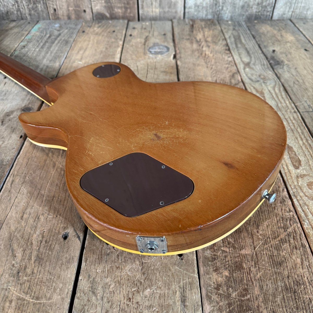 SOLD - Gibson Les Paul Deluxe 1973 Goldtop Player's Grade - Mahar's Vintage Guitars