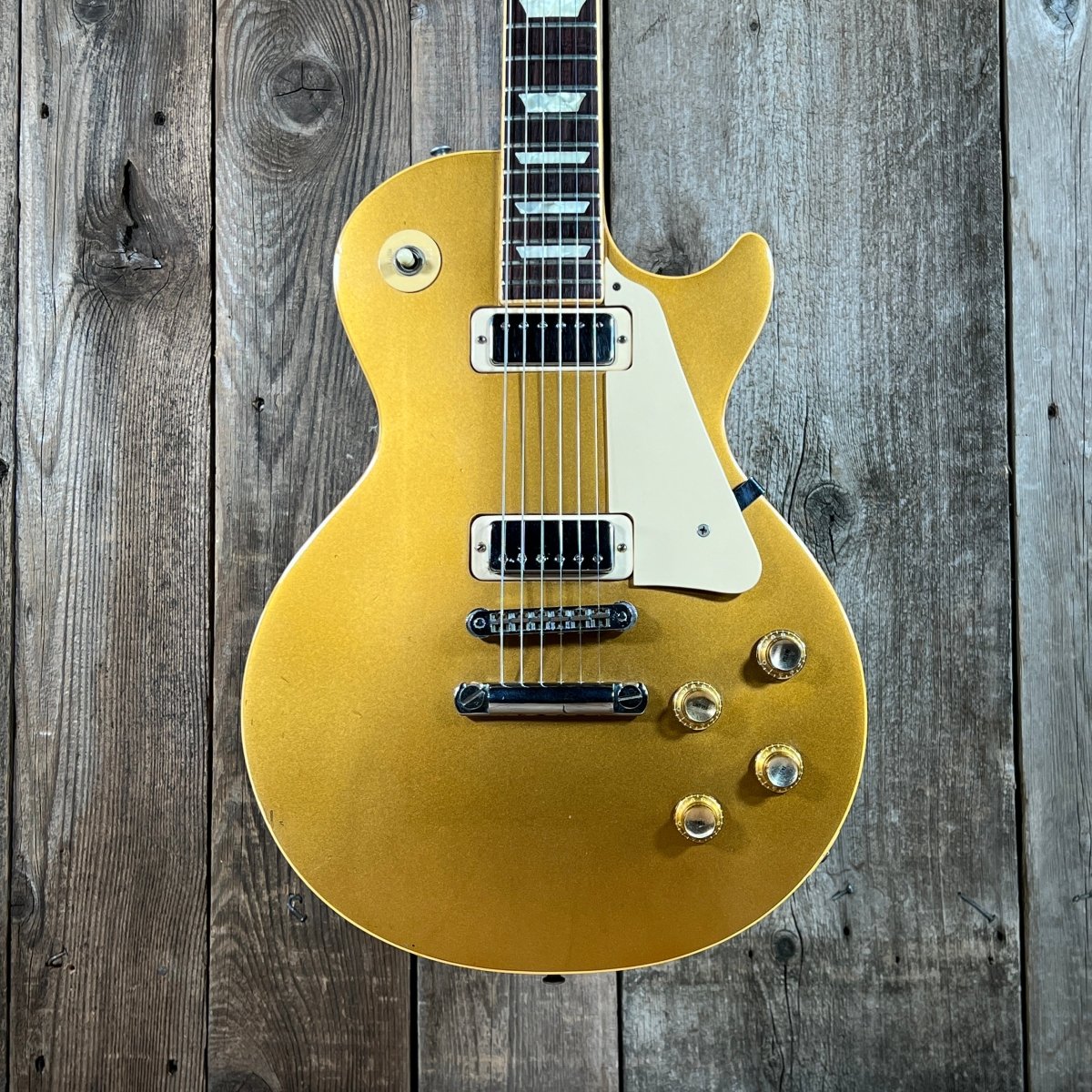 SOLD - Gibson Les Paul Deluxe 1977 Goldtop – Mahar's Vintage Guitars