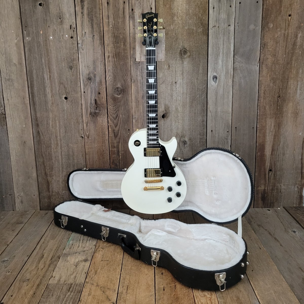Sold - Gibson Les Paul Studio Alpine White - 2010 - Mahar's Vintage Guitars