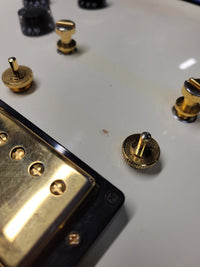 Sold - Gibson Les Paul Studio Alpine White - 2010 - Mahar's Vintage Guitars