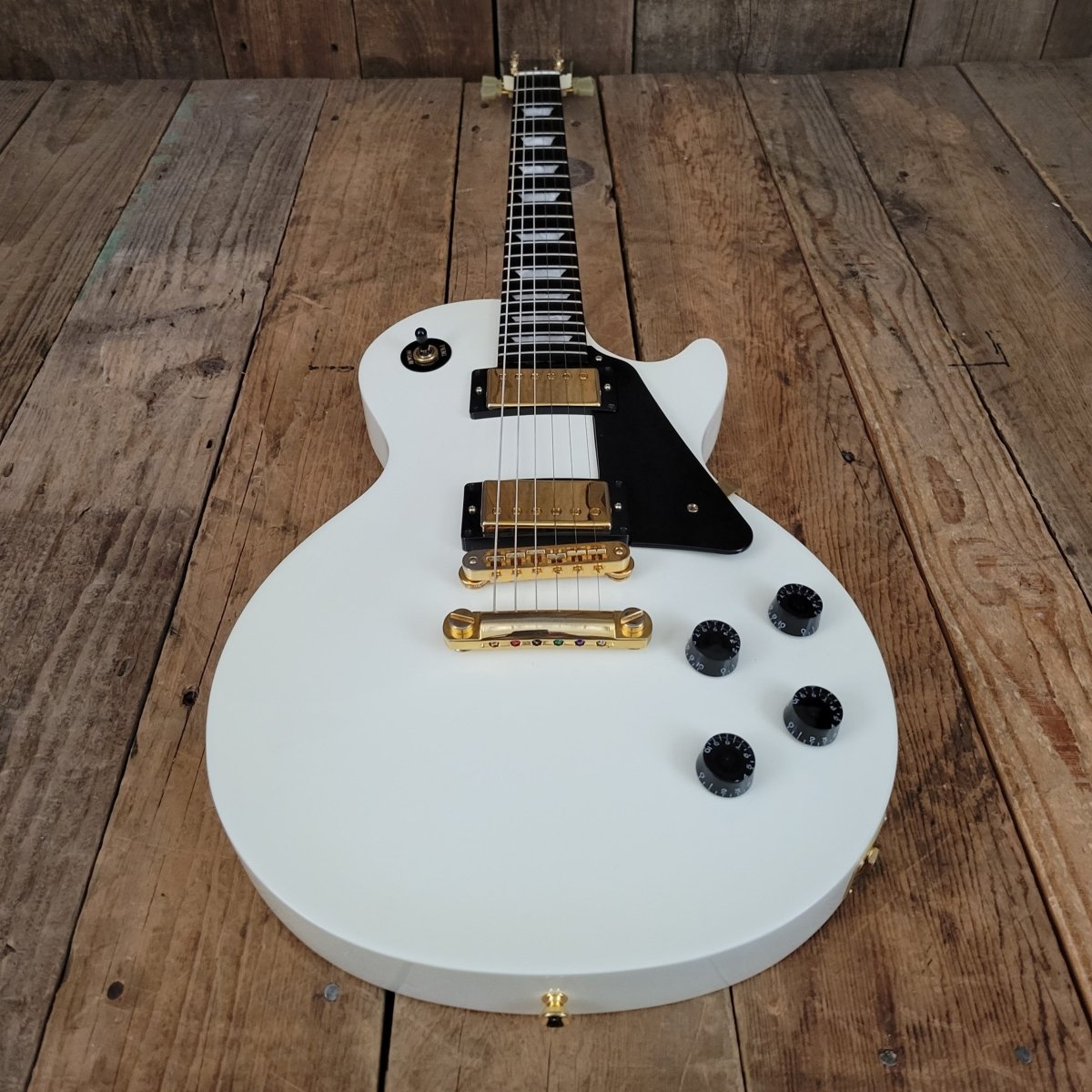 Sold - Gibson Les Paul Studio Alpine White - 2010 - Mahar's Vintage Guitars