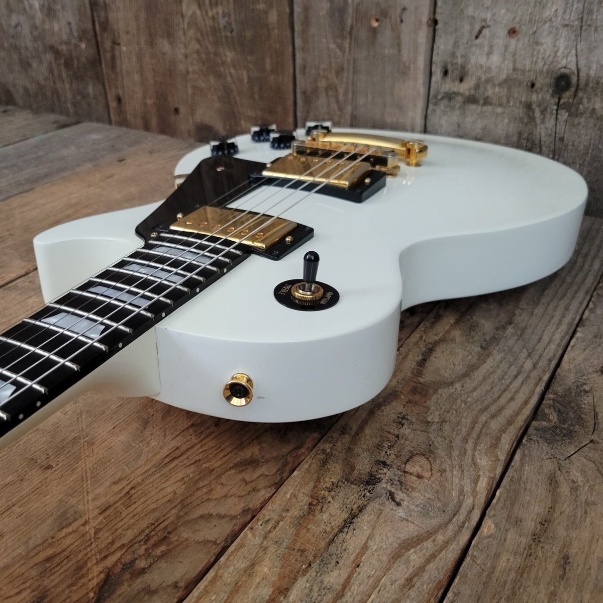 Sold - Gibson Les Paul Studio Alpine White - 2010 - Mahar's Vintage Guitars