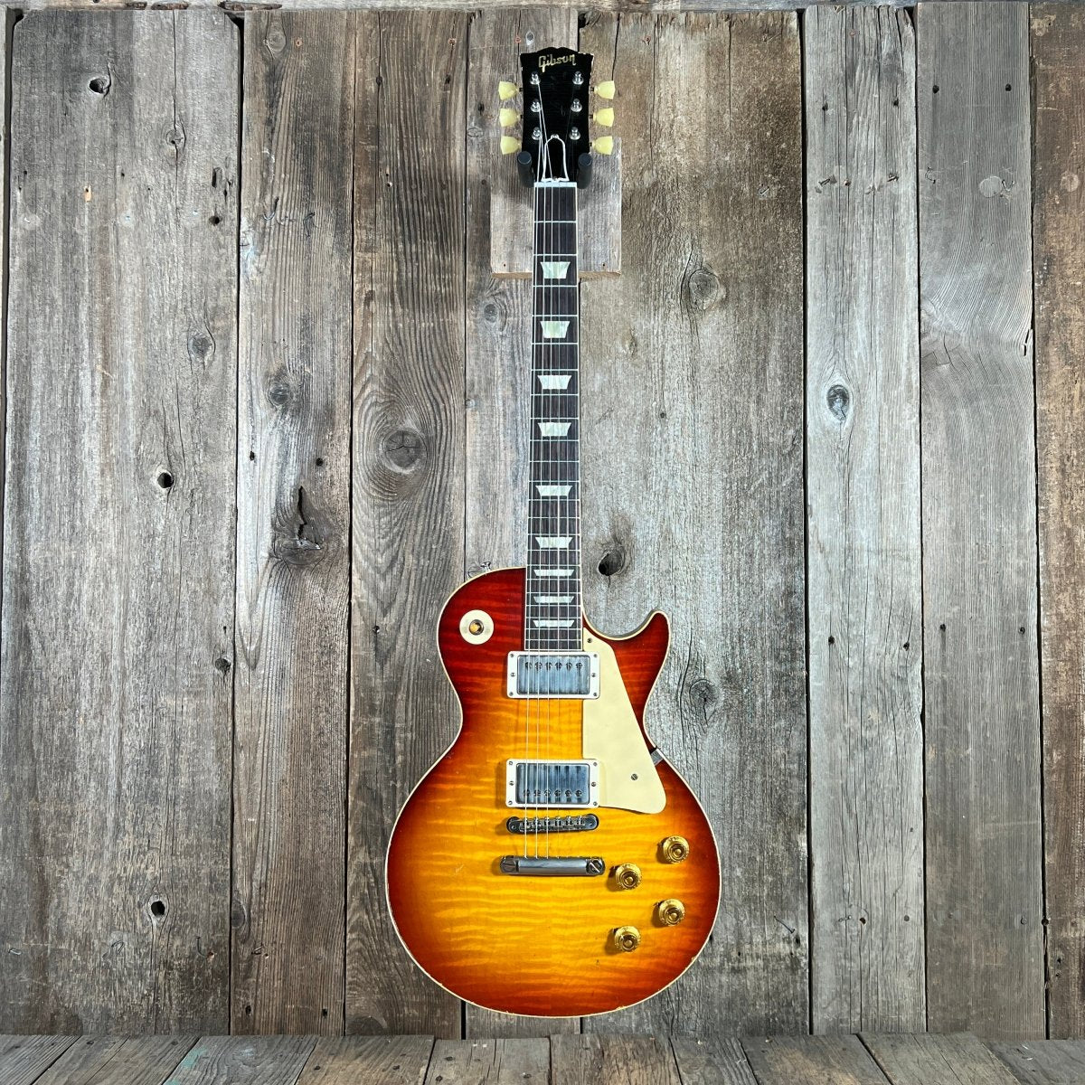SOLD - Gibson Murphy Lab Les Paul Standard R9 Custom Shop Heavy Aged 2022 Sunburst - Mahar's Vintage Guitars