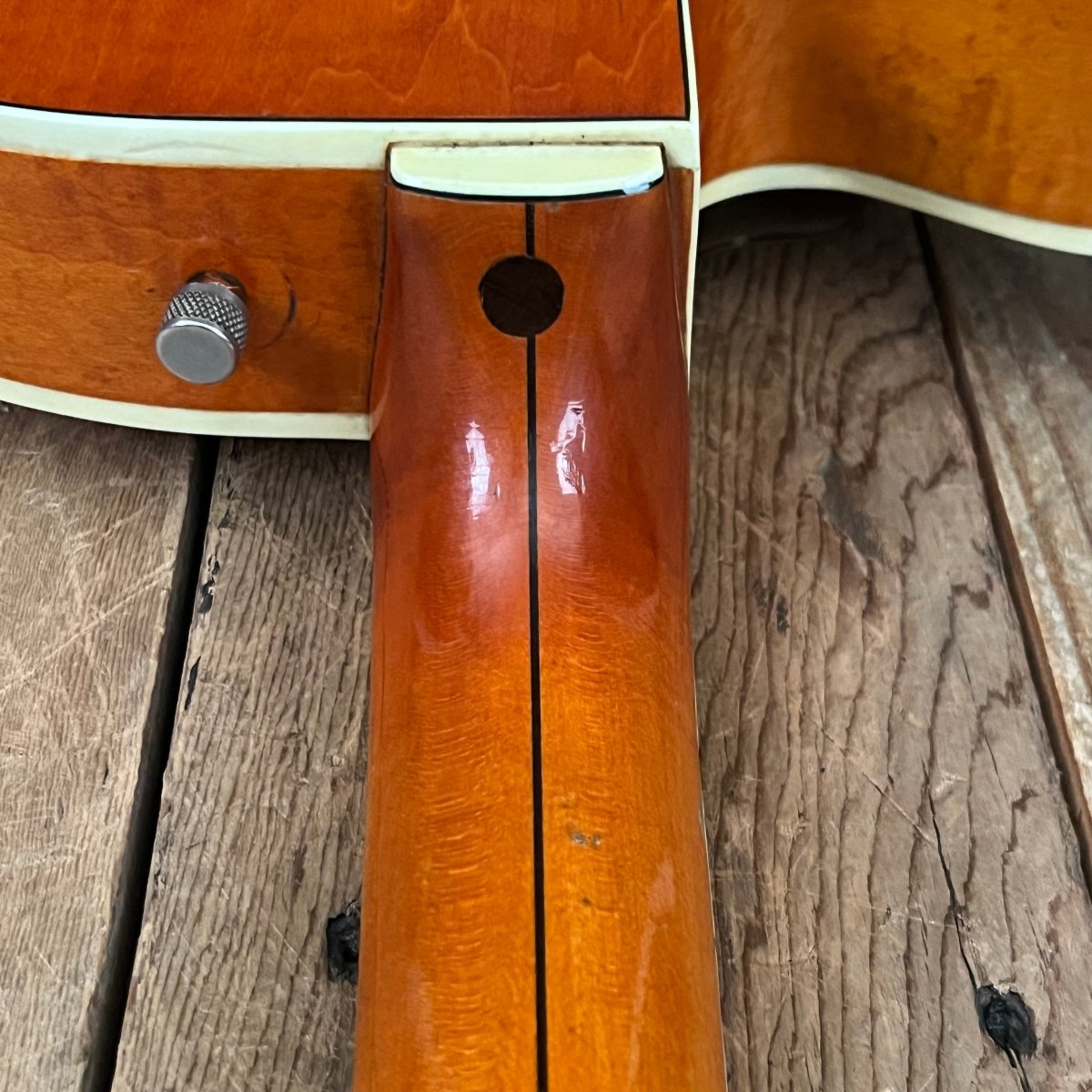 SOLD - Gretsch 6120 Chet Atkins 1960 Orange - Mahar's Vintage Guitars