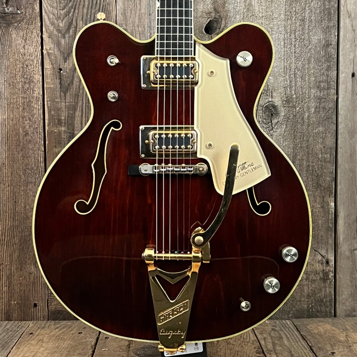 SOLD - Gretsch Chet Atkins Country Gentleman 7670 1973 Walnut - Mahar's Vintage Guitars