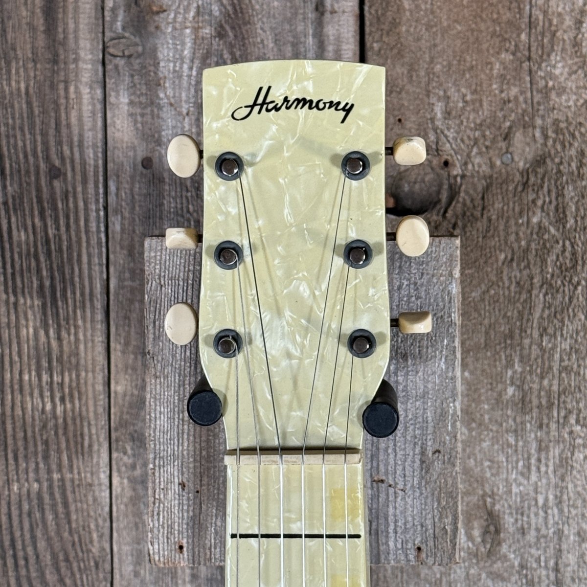 SOLD - Harmony H2 Lap Steel 1962 White MOTS Pearloid - Mahar's Vintage Guitars