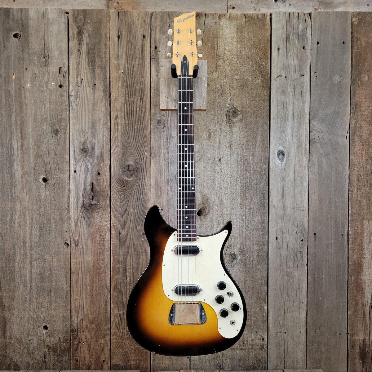 SOLD - Magnatone Mark VIII 1960 Sunburst Paul Barth - Mahar's Vintage Guitars