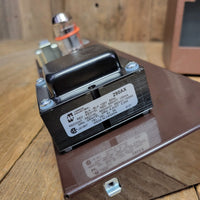 SOLD - Magnatone Starlite 5 Watt Guitar Amplifier 2022 with rare road case - Mahar's Vintage Guitars