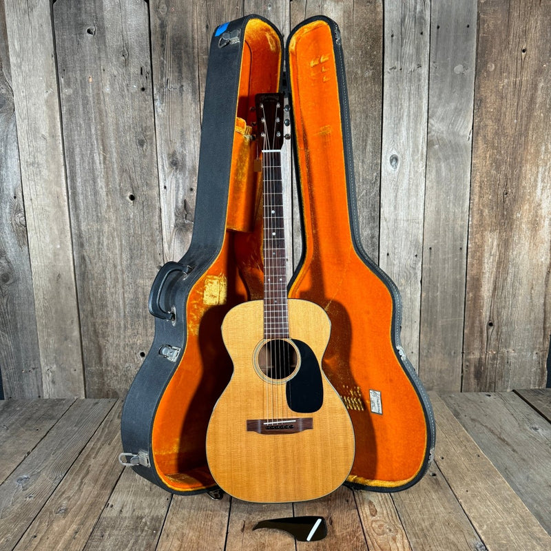SOLD - Martin 0 - 18 1967 Natural - Mahar's Vintage Guitars