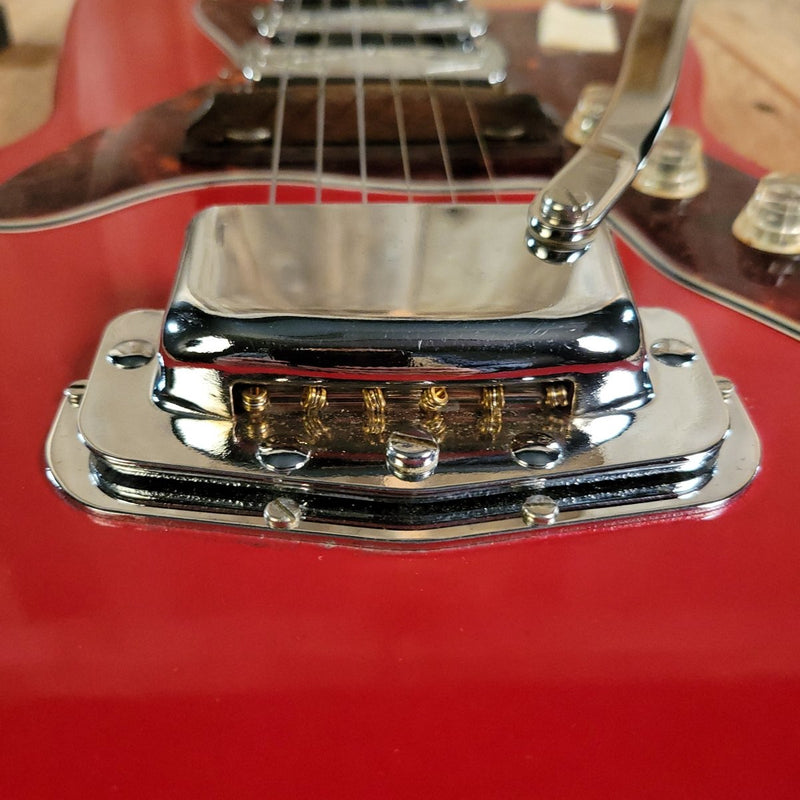 SOLD - Silvertone 1965 Silhouette Model 1488 - Mahar's Vintage Guitars