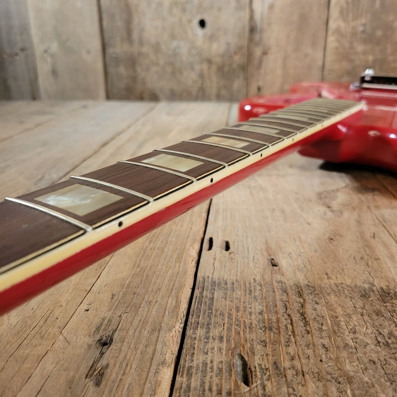 SOLD - Silvertone 1965 Silhouette Model 1488 - Mahar's Vintage Guitars