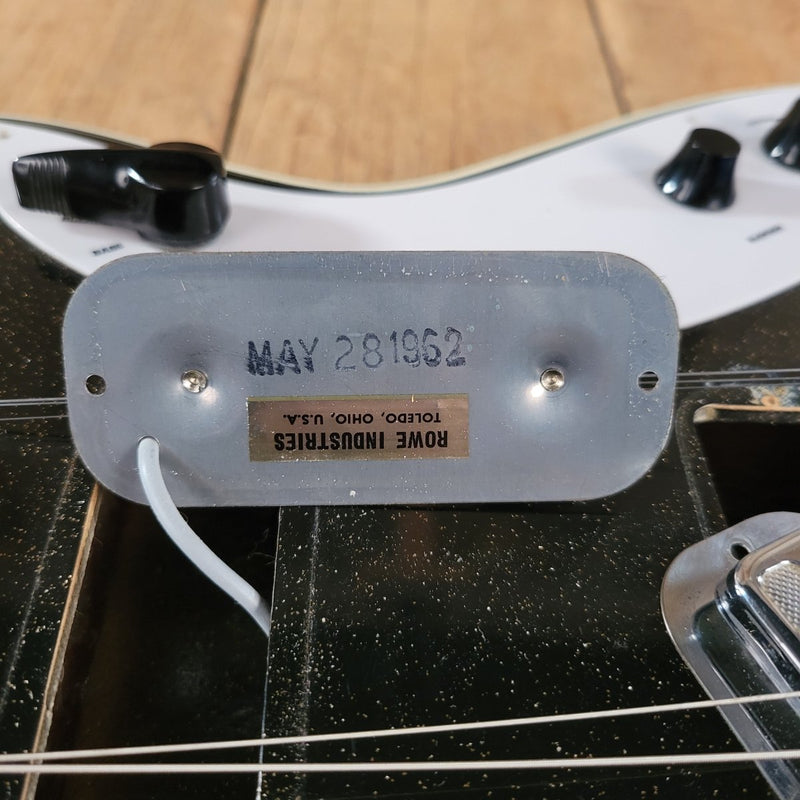 SOLD - Silvertone Jupiter Model 1423 All Original with Orig Case 1962 - Mahar's Vintage Guitars