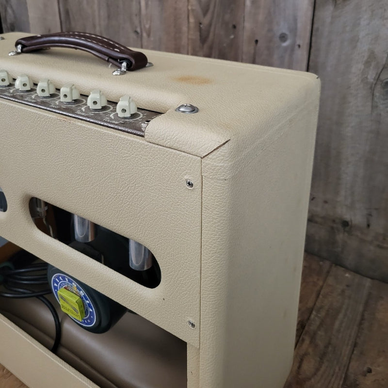 SOLD - Victoria Regal II 2008 Handwired Tube Amp 2008 - Mahar's Vintage Guitars