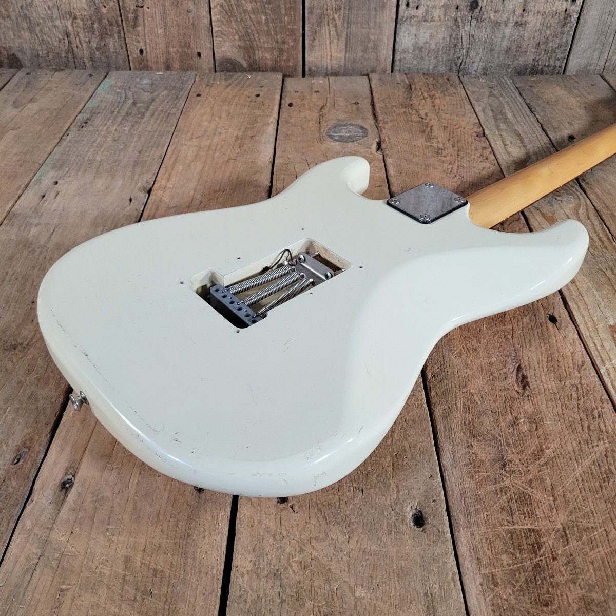 Squier 1987 Fender Stratocaster Japan Olympic White, Very Good - Mahar's Vintage Guitars