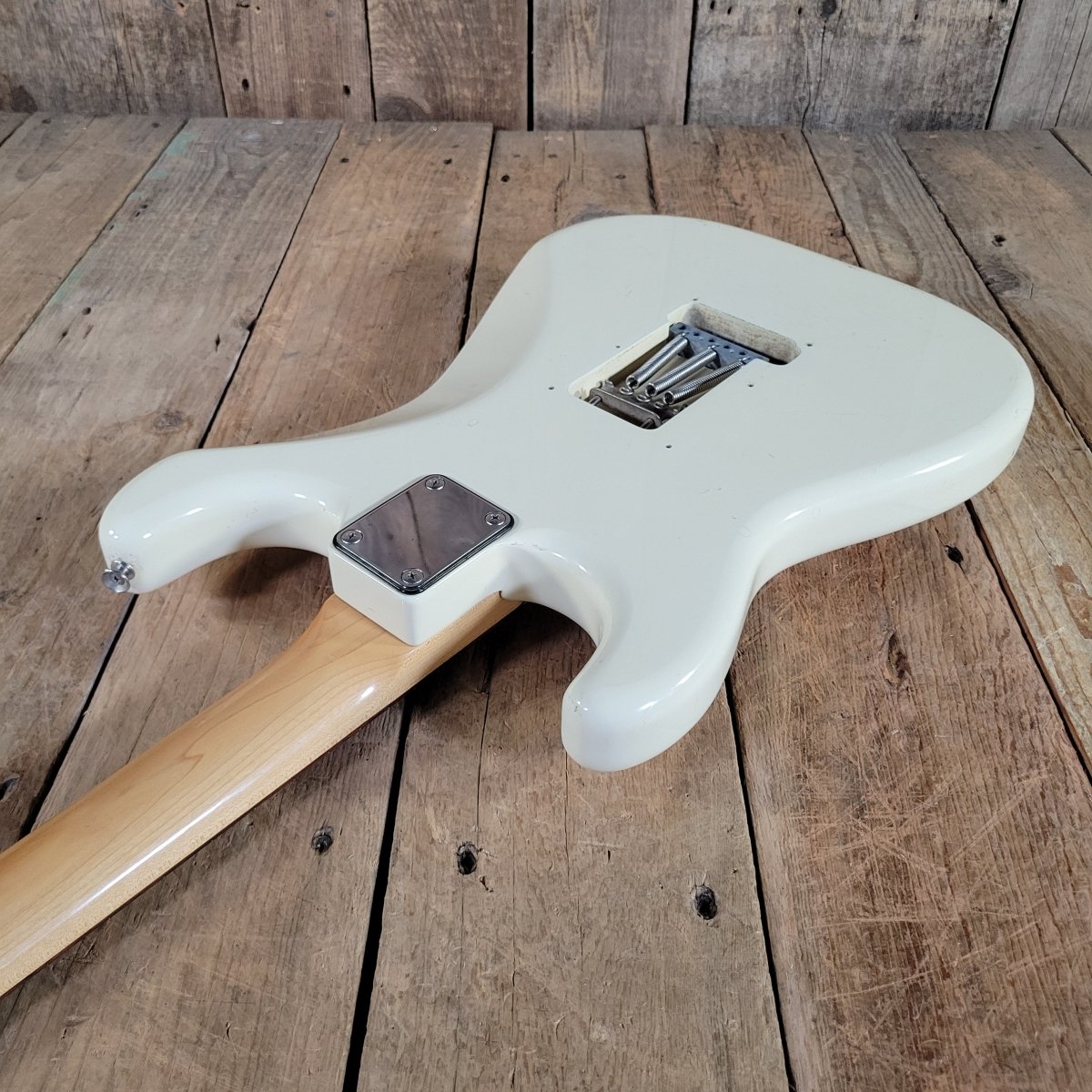 Squier 1987 Fender Stratocaster Japan Olympic White, Very Good - Mahar's Vintage Guitars