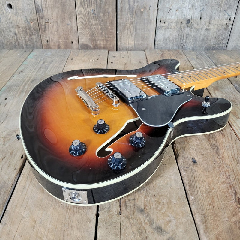 Squier Fender Classic Vibe Starcaster 2023 Semi - Hollow Guitar - Mahar's Vintage Guitars