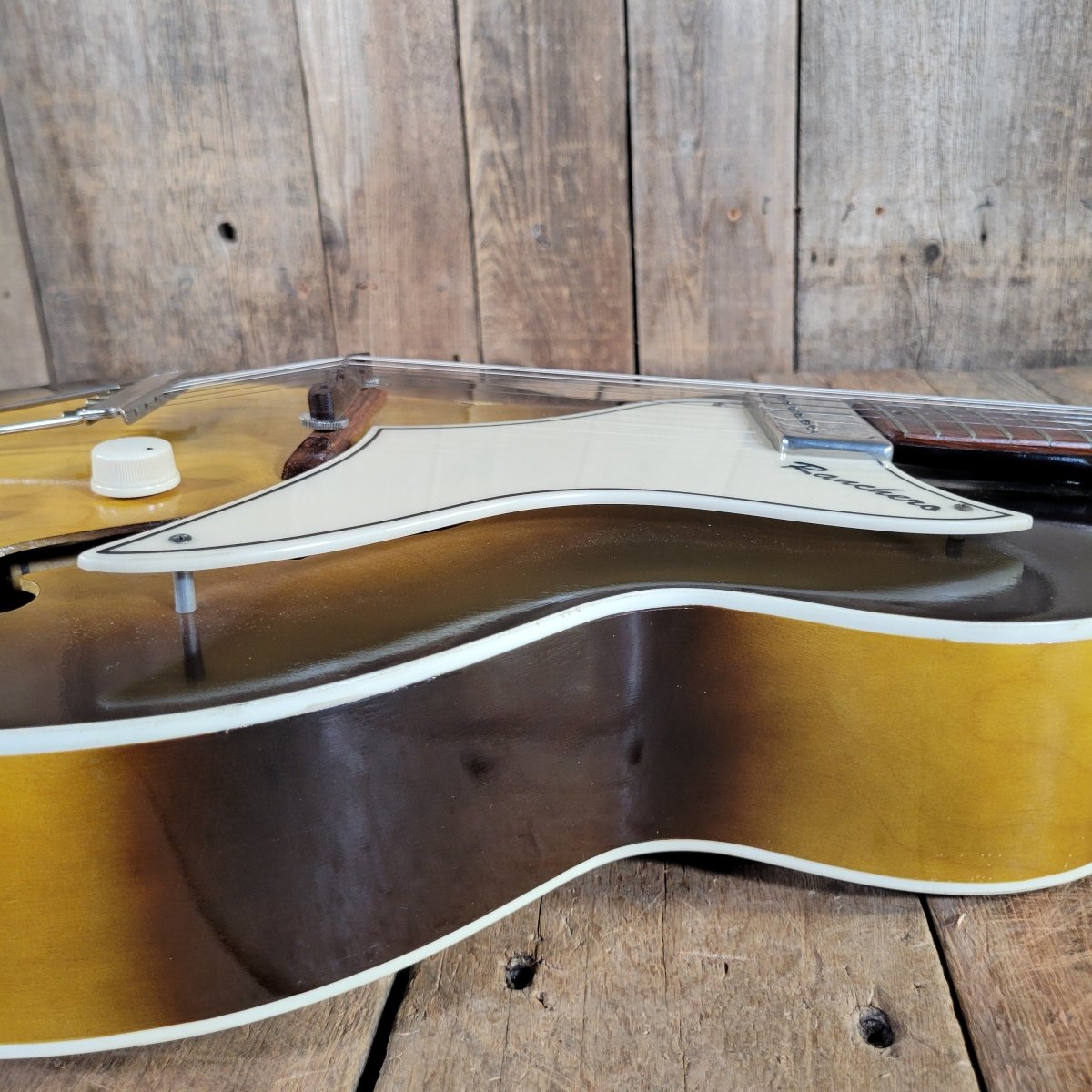 Supro 1957 Ranchero Archtop w/ Original Case Excellent - Mahar's Vintage Guitars