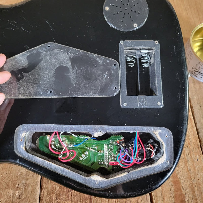 Synsonics Terminator Short Scale Electric Guitar w/ Built - In Amp 1980s - Mahar's Vintage Guitars
