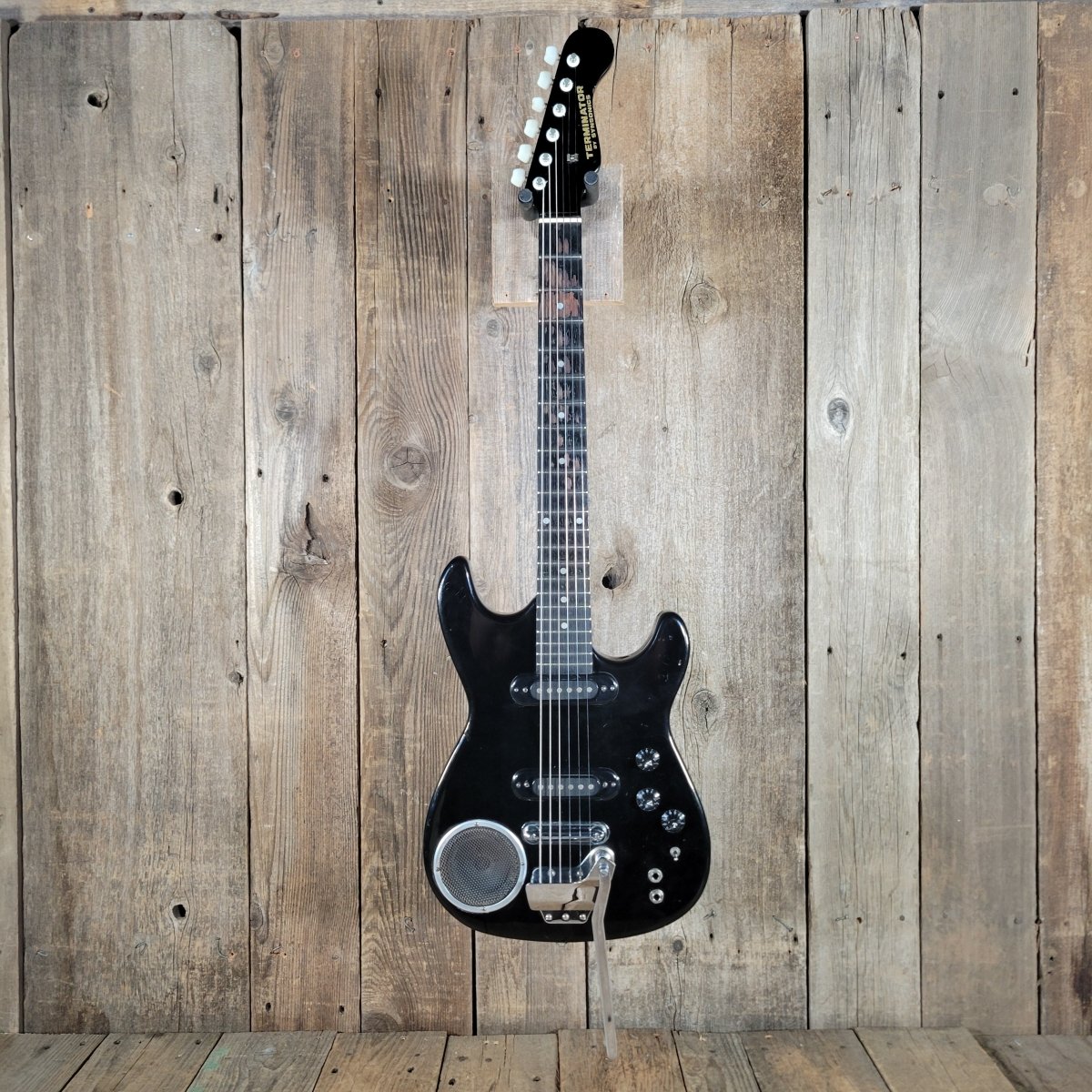 Synsonics Terminator Short Scale Electric Guitar w/ Built - In Amp 1980s - Mahar's Vintage Guitars
