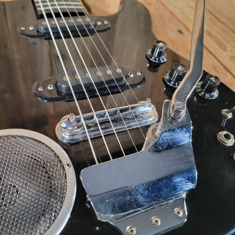 Synsonics Terminator Short Scale Electric Guitar w/ Built - In Amp 1980s - Mahar's Vintage Guitars