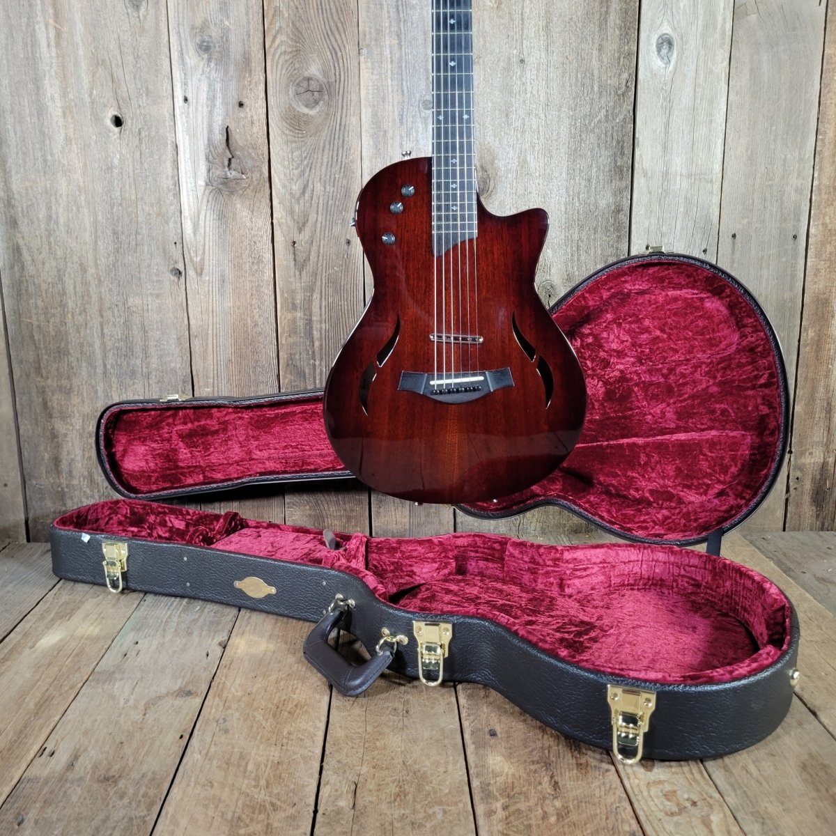 Taylor T5z Classic Deluxe 2011 With Original Case Excellent - Mahar's Vintage Guitars