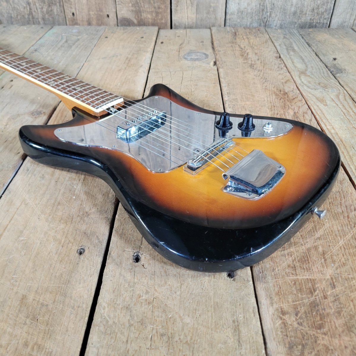 Teisco 1960s Kingston Kawai Single Pickup Electric Guitar w/ Period Case - Mahar's Vintage Guitars