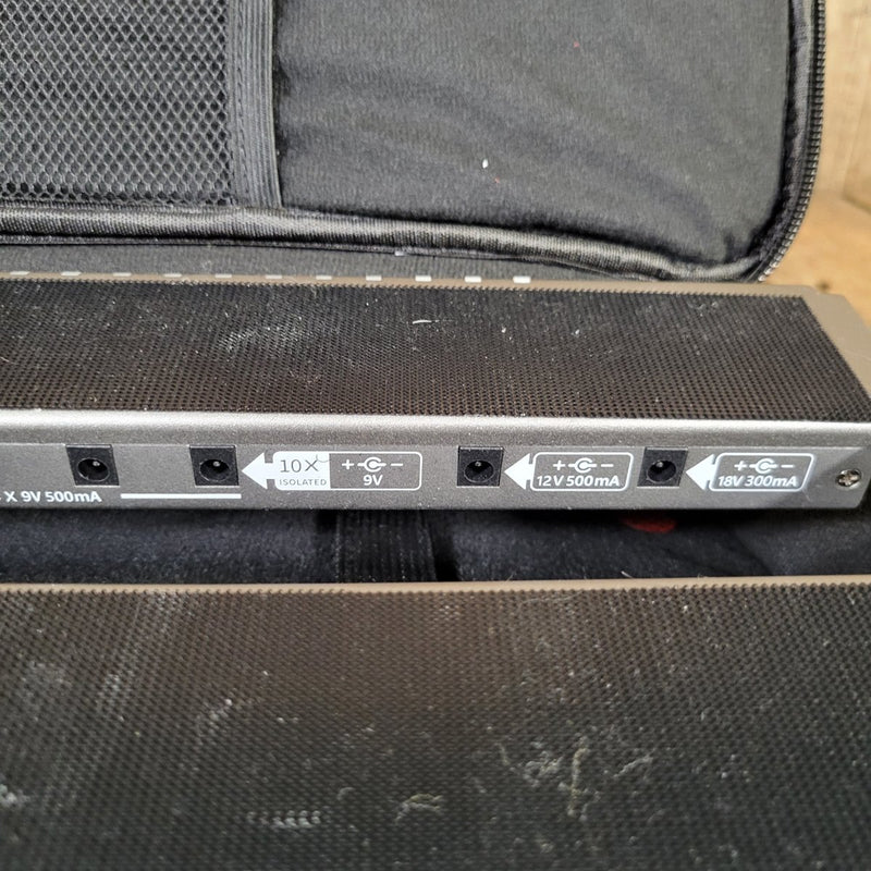 Vangoa PD - M Powered Pedal Board with Bag and Cables - Mahar's Vintage Guitars