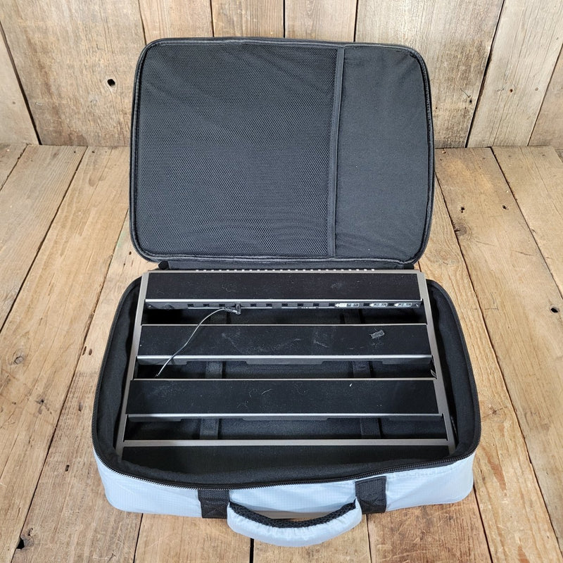 Vangoa PD - M Powered Pedal Board with Bag and Cables - Mahar's Vintage Guitars