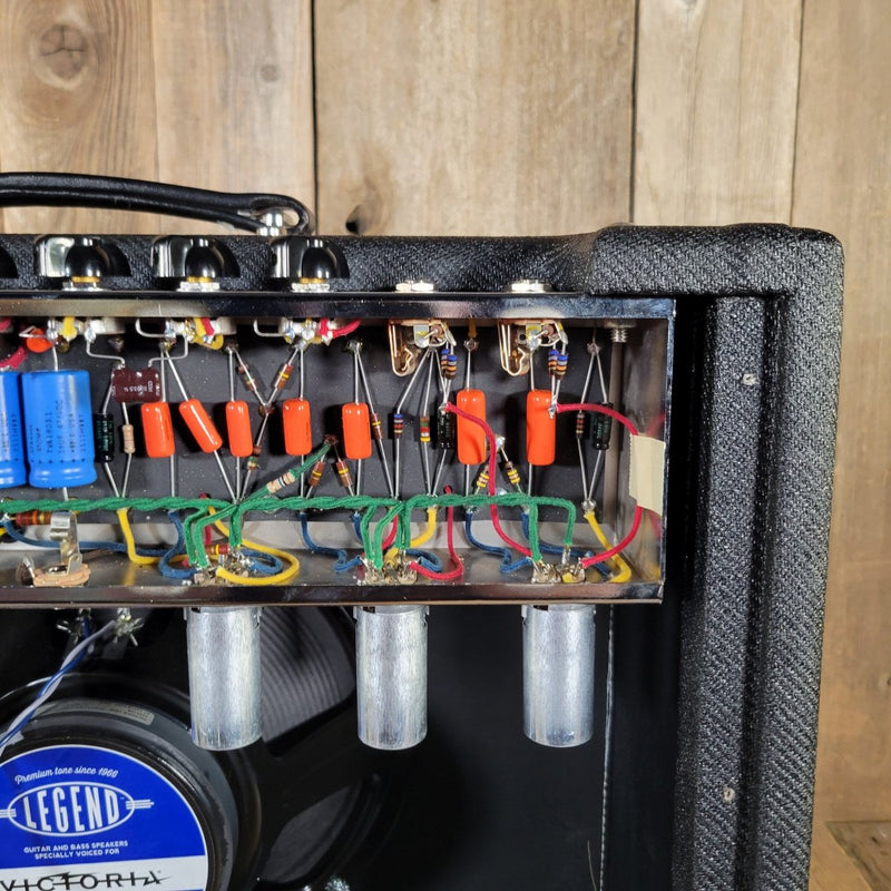 Victoria Trem D’lux 5E9 - A Handwired Tube Combo Amp with Cover – 2021 Mint - Mahar's Vintage Guitars