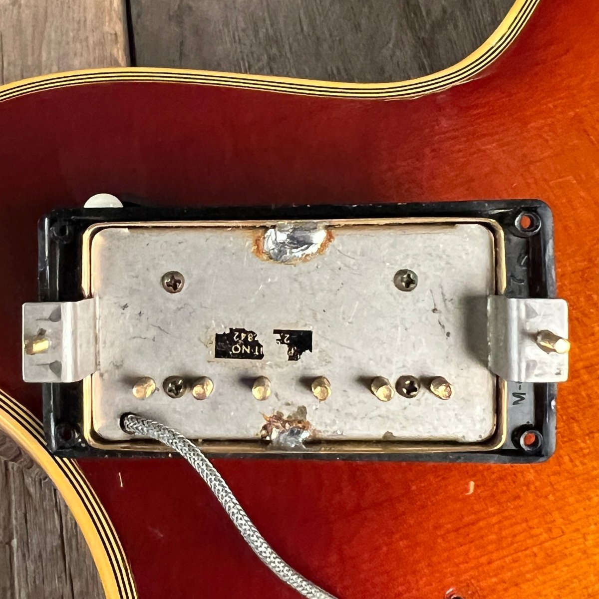Vintage 1969 Gibson Super 400CES – Sunburst Archtop Electric Guitar, Carved Spruce Top, Original Humbuckers - Mahar's Vintage Guitars