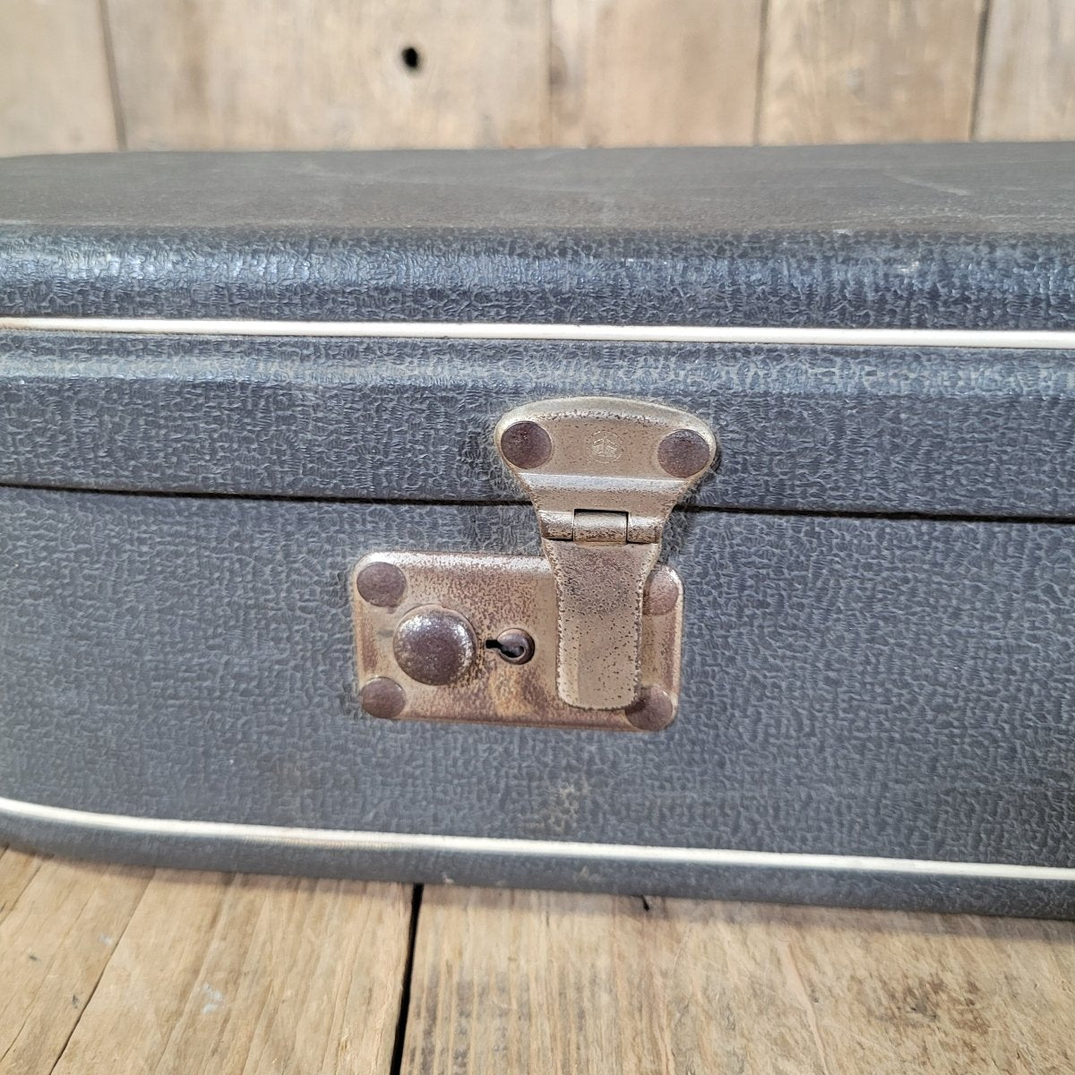 Vox 1960s Hard Shell Case - Mahar's Vintage Guitars