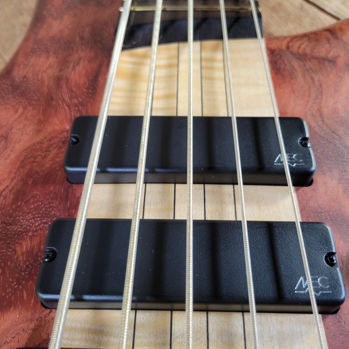 Warwick 2012 Thumb Bass SC Broadneck Germany w/ Orig Case Near Mint - Mahar's Vintage Guitars