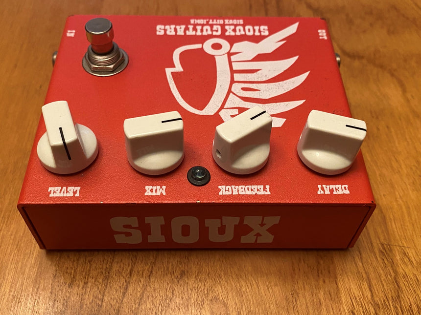 SOLD - Sioux Guitars Dakota County delay pedal first edition #33 Red