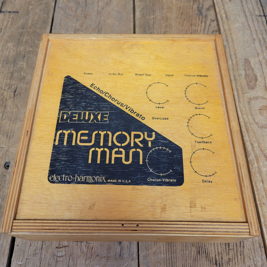 SOLD - Electro Harmonix 2000s Deluxe Memory Man Analogman Mod Large Box