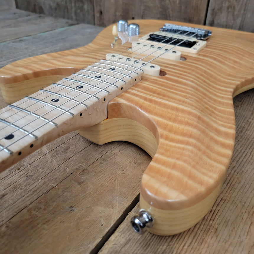 Fender Carved Top Stratocaster One Piece Birdseye Neck - 1998 Custom Shop Mint