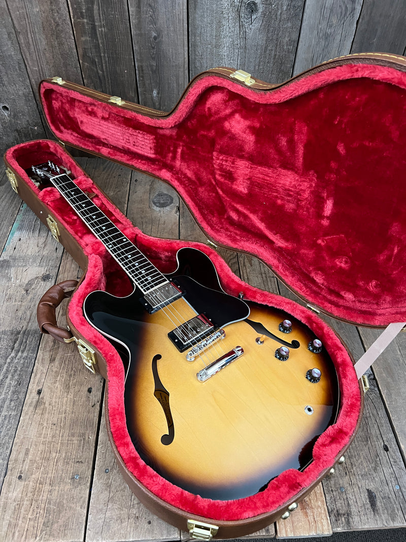 SOLD - Gibson 335 Vintage Sunburst 2021 Mint