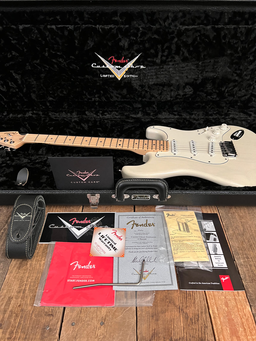 SOLD - Fender Custom Classic Stratocaster Blonde 2000 JC stamp