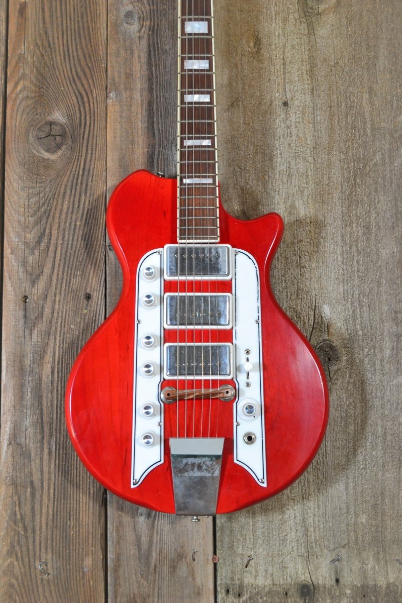 SOLD Airline Valco made Town and Country 1962 - Mahar's Vintage Guitars
