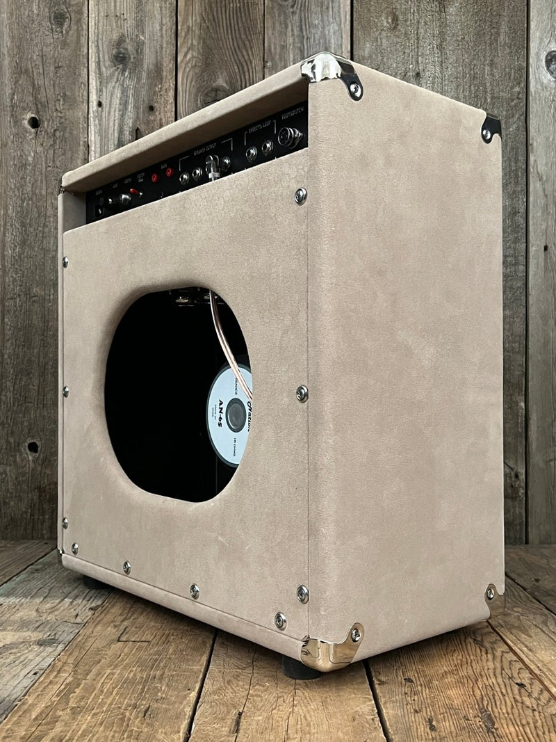 SOLD - Amplified Nation Wonderland Overdrive - Mahar's Vintage Guitars