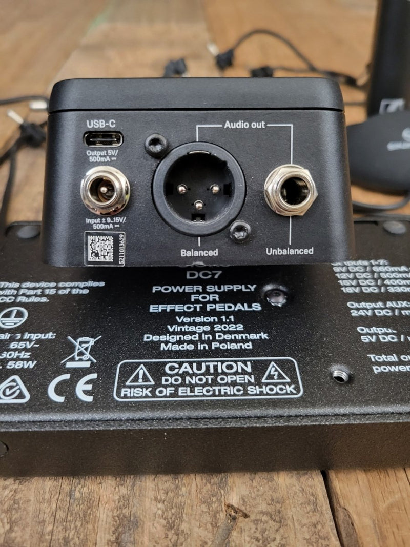 SOLD - Cioks DC7 Power Supply Sennheiser XSW - D Pedalboard Wireless - Mahar's Vintage Guitars